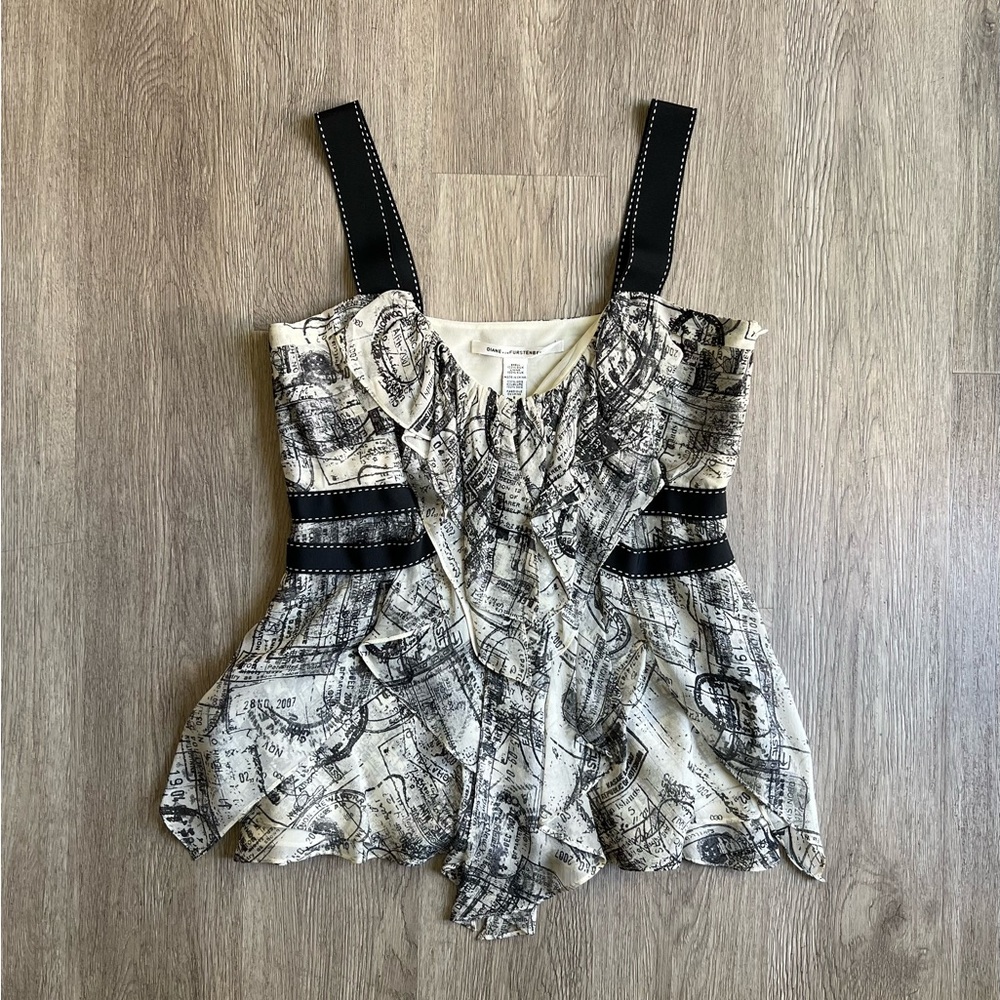 DIANE von FURSTENBERG Passport Stamps top, NWT, Size 8